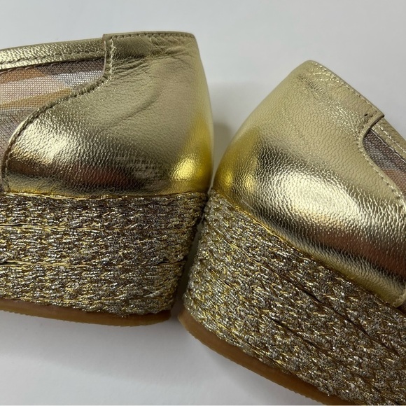 VINTAGE Roberto Capucci Gold Floral Embroidered Metallic Espadrille Wedges Shoes - Picture 12 of 13